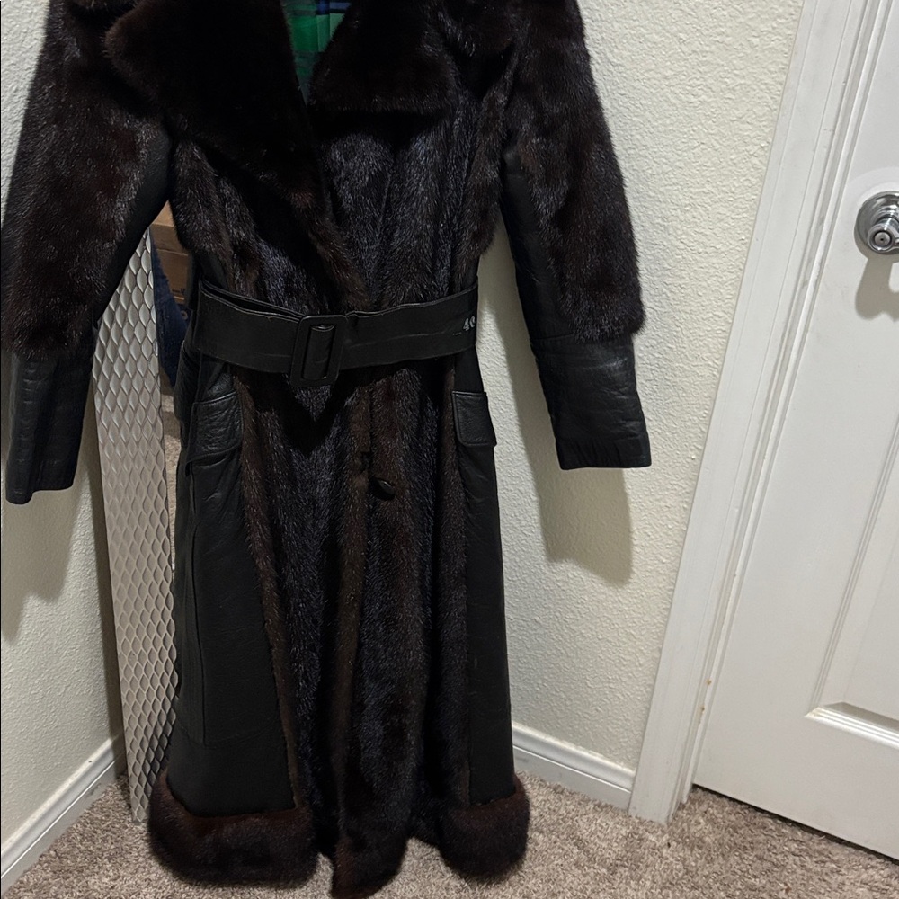 Mink Elegant Burgundy/Black Fur Coat - Picture 6 of 10